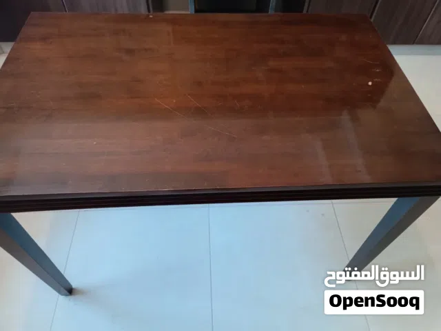 طاولة طعام