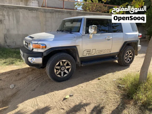 Used Toyota FJ in Tripoli