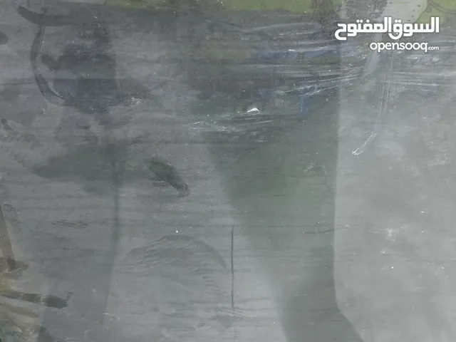 زجاجة حق محل للبيع سعرهم 10 تقريبا فوق 100 حبه