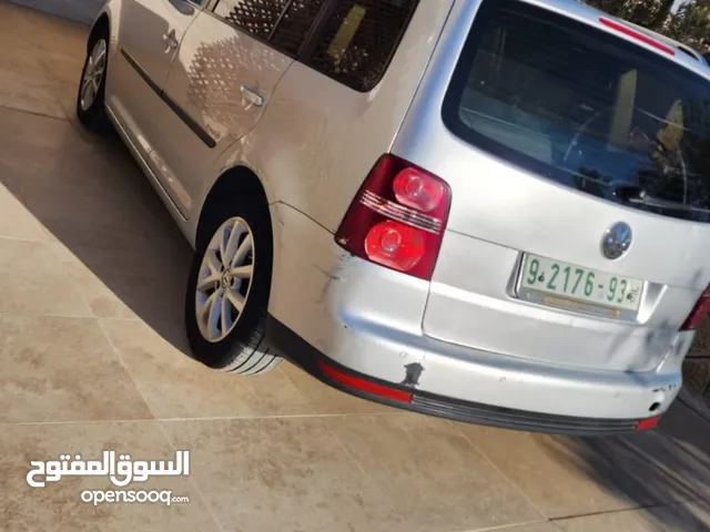 Used Volkswagen Touran in Hebron