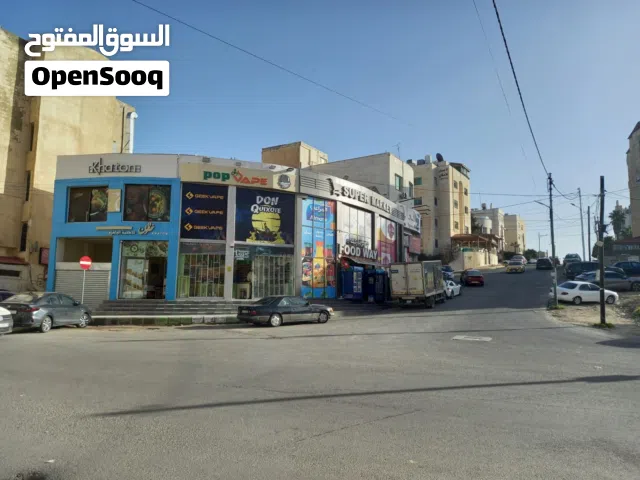 سطح كامل لمجمع تجاري موافقة لرخصة مطعم سياحي أو كوفي شوب