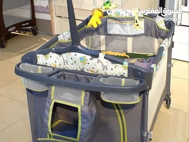 سرير أطفال مستخدم لسنه فقط