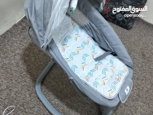 كرسي هزاز أطفال
