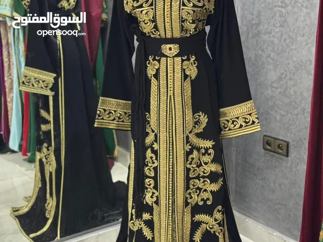 قفاطين مغربية فخمة أثمنة مناسبة ألوان مختلفة مقاسات كلها متوفرة مرحبا بالجميع للطلب أو التفسير خاص