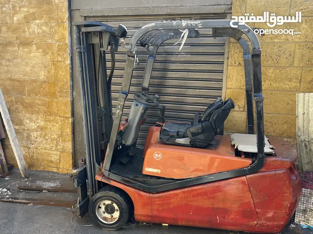 2005 Forklift Lift Equipment in Zarqa