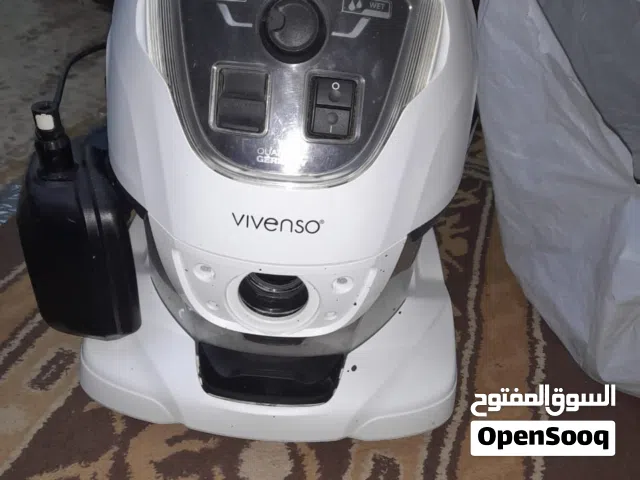 مكنسة vivenso تعمل بنظام فلتر ماء تستخدم تقوم بالتنظيف الجاف والرطب بالإضافة إلى تنقية هواء الغرفة .