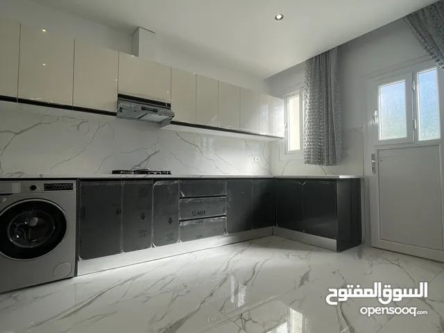 شقق حديته ايجار. مفروشه. بين الدهماني. وابوسته. تشظيب وفرش جديد. 5000 الف