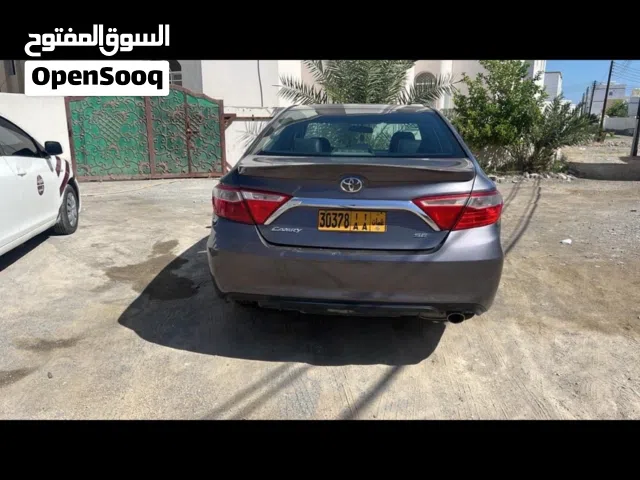2017 تويوتا كامري SE