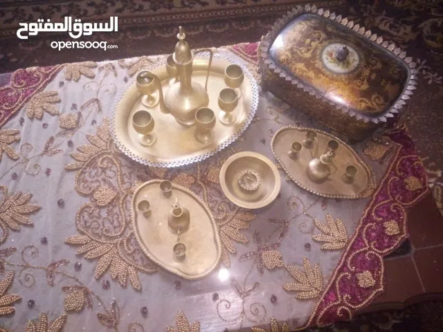 نحاسيات للبيع  دلال وفنجانين وطاسه الرعبه وصندوق كلهم نحاس