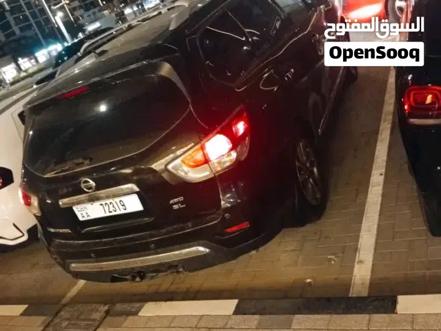 2013 نيسان باثفايندر SV