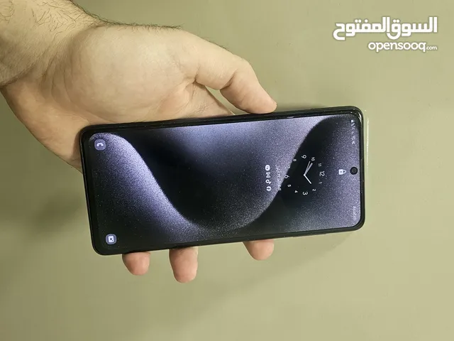 كلكسي m51  ذاكرة 128 بطارية عملاقة 7000 ملي امبير