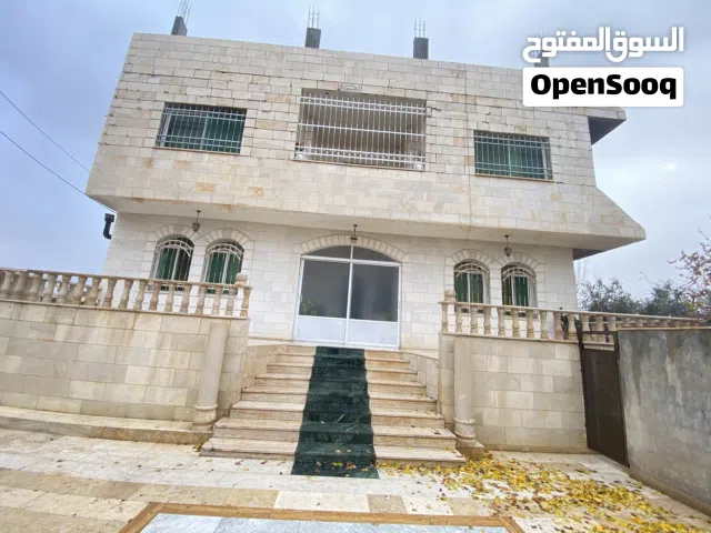 220 m2 More than 6 bedrooms Townhouse for Sale in Amman Al Jizah