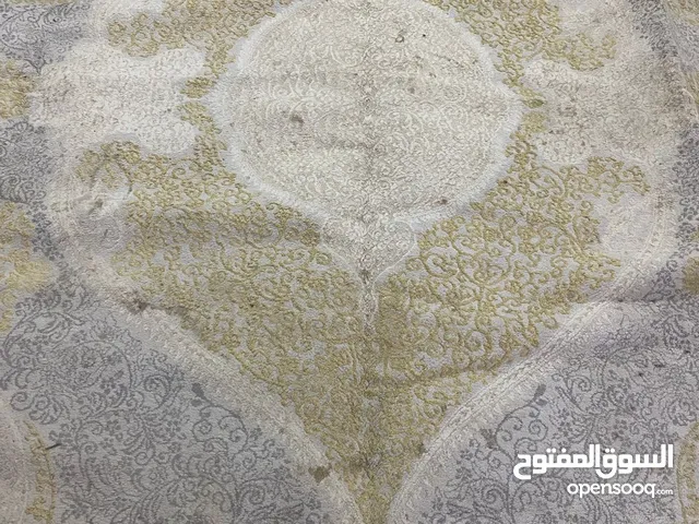 Multi-Color Carpet Extra Large Size 400x300 cm Great Condition 119 Aed Only Urgent Sale