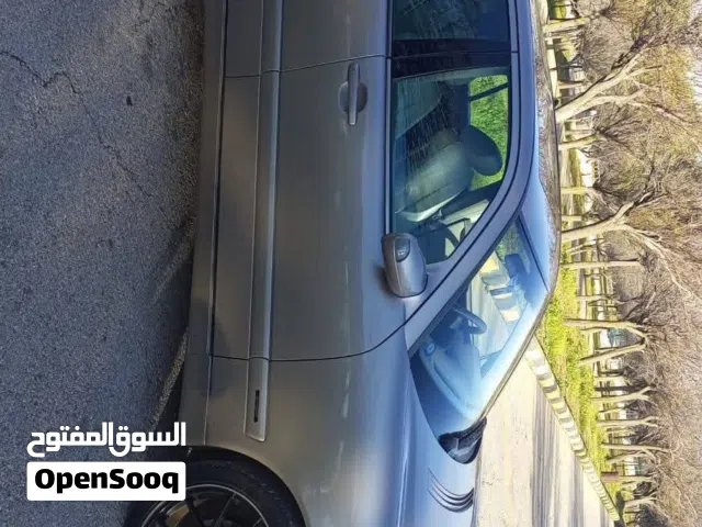 2001 مرسيدس بنز الفئة-E E 200