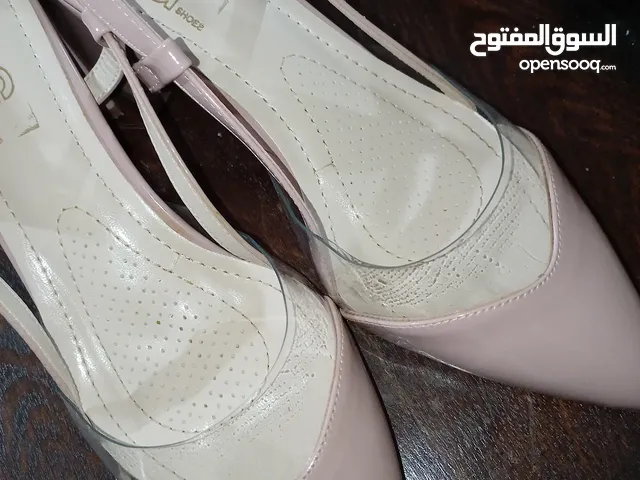 Pink With Heels in Irbid