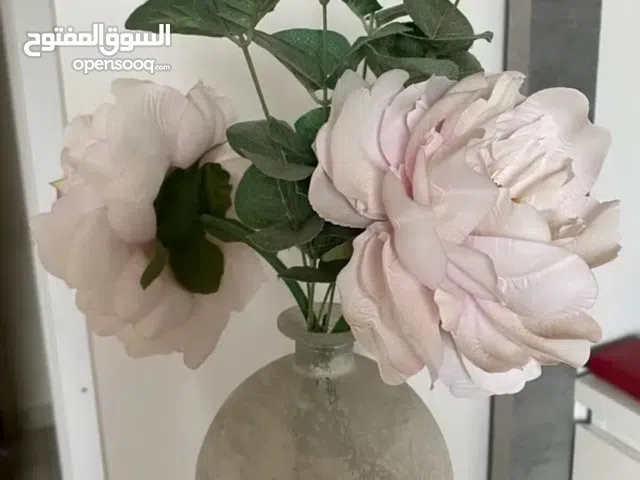 vase with flowers فازة ورود مزهرية