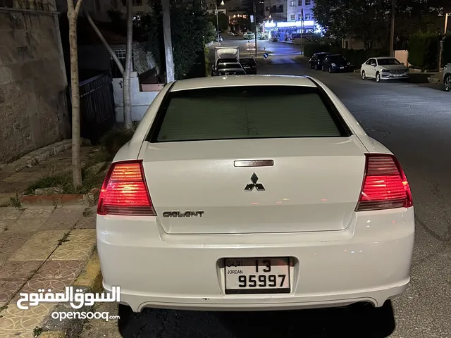 ميتسوبيشي جالنت لؤلؤي مميزة