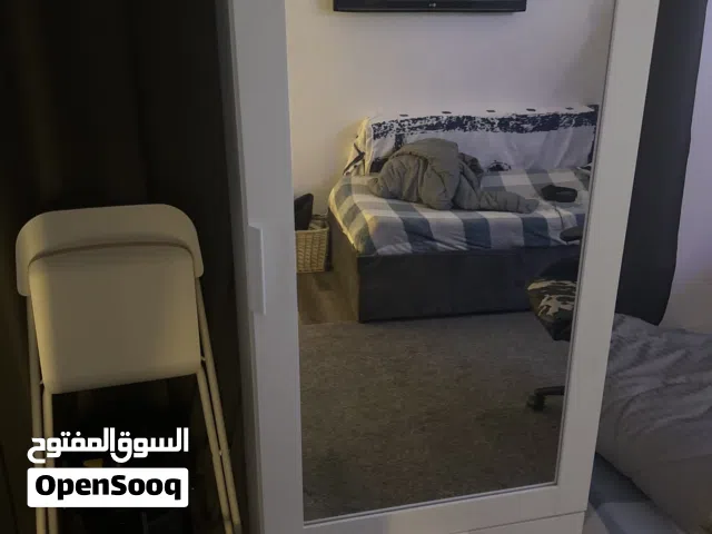 دولاب ايكيا واسع وفيه تعليق