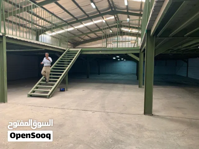 مستودع مميز للبيع في المنطقة الحرة – الزرقاء  جاهز للتشغيل فورا و بمواصفات و تجهيزات مميزة