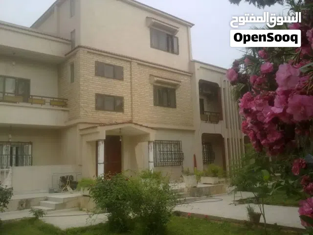 فيلا للايجار مدرسة او شركة المكان في عين زارة القرقني