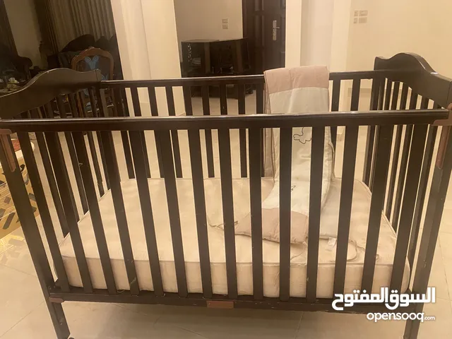 سرير اطفال