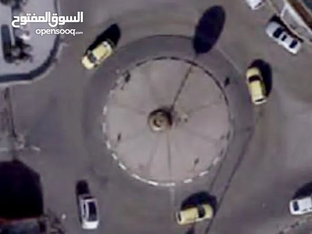 شقة للايجار ممميزة واسعة وتشطيب ديلوكس في حي سكني هادئ وآمن