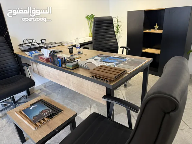 مكتب متكامل للبيع شبة جديد