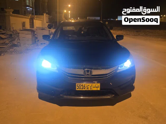 2016 هوندا اكورد DX