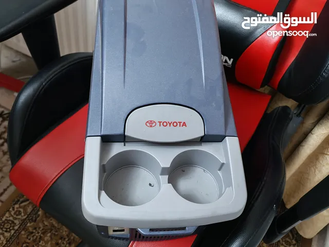 ثلاجه سياره تويوتا اصليه مع كبلاتها
