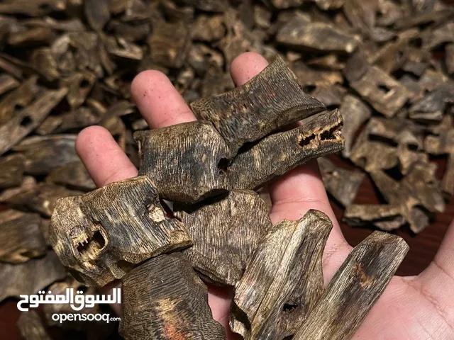 عود طبيعي 100٪ درجات عاليه ونوادر العود الطبيعي