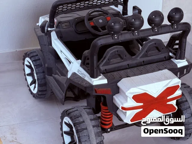 سيارة أطفال