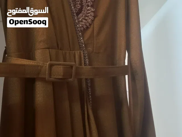 فساتين للبيع وشرا ما بقصر معه