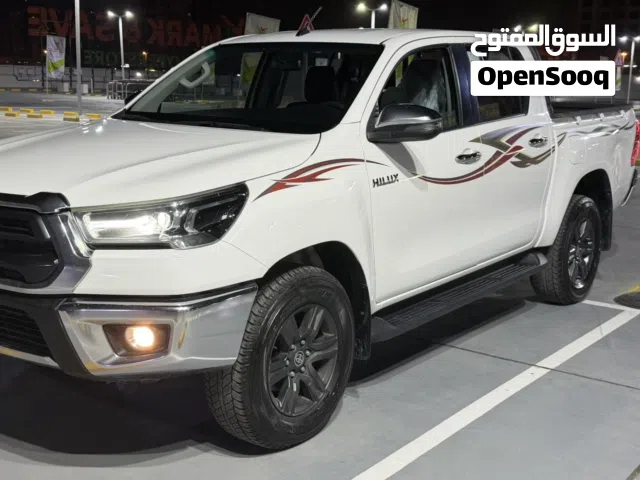 2025 Toyota Hilux SR5