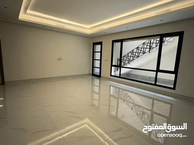 400 m2 More than 6 bedrooms Townhouse for Rent in Farwaniya Khaitan