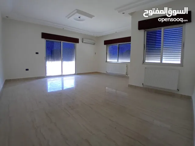 شقة للايجار  ط3 مع رووف  4 نوم  خلدا