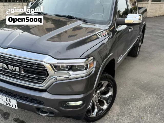 2020 دودج رام Laramie
