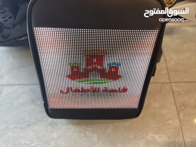 شنطة LED الذكية مخصصة لراكبي الدراجات النارية والسيارات الرياضية بتصميم أنيق وعصري