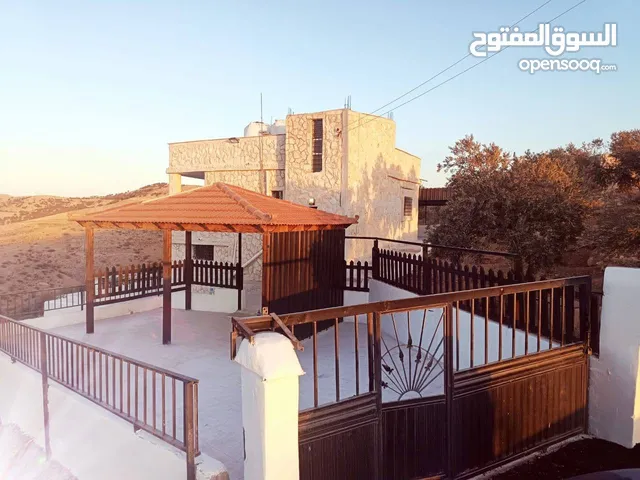 4 Bedrooms Farms for Sale in Zarqa Birayn