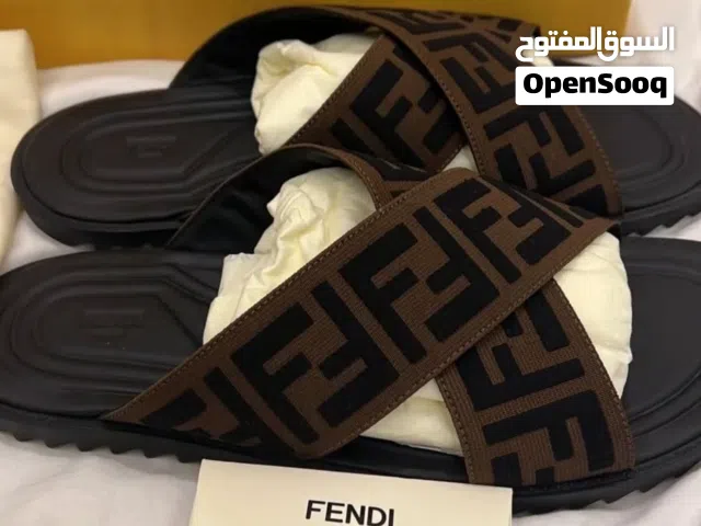 نظيفه mens fendi sandals ، سلبر فندي رجالي