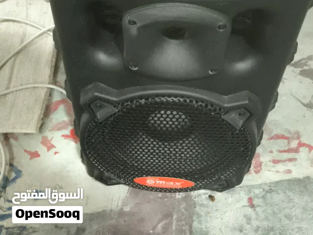 سماعات اجدد مستعمل استعمال شهر اجديد وصوتها قوي بتاع استراحات وعراس طبعا السماعات اجار نضام يوم
