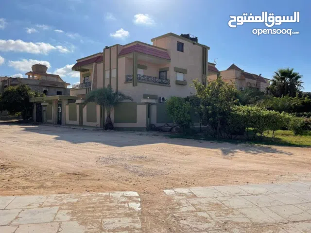 فيلا للايجار مطلوب شركة