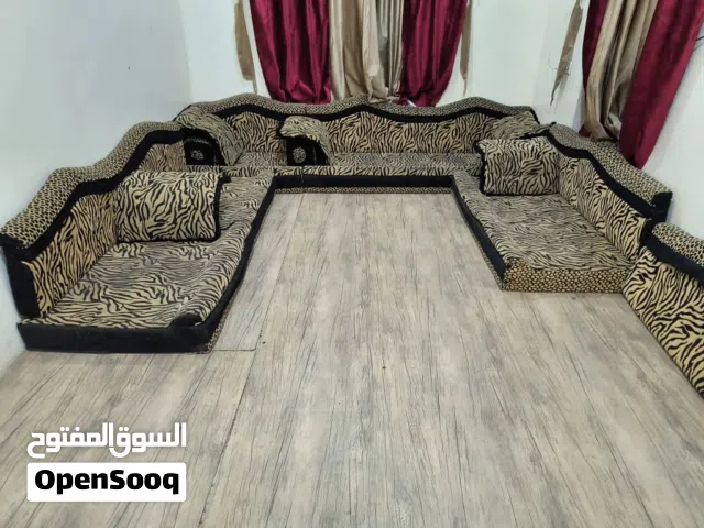 مجلس ضغط عربي ثمانيه متر تقريبا