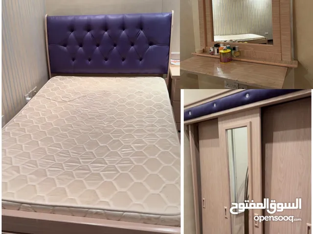 غرفة نوم نسائيه مستعمله نضيفهه وقابل للجادين فقط
