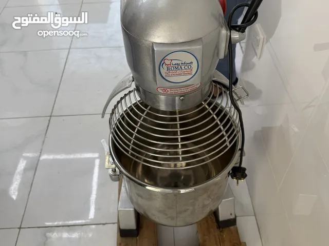 للبيع معدات مطابخ بحاله ممتازه جداً تصلح لاصحاب مشاريع الحلويات او المطاعم