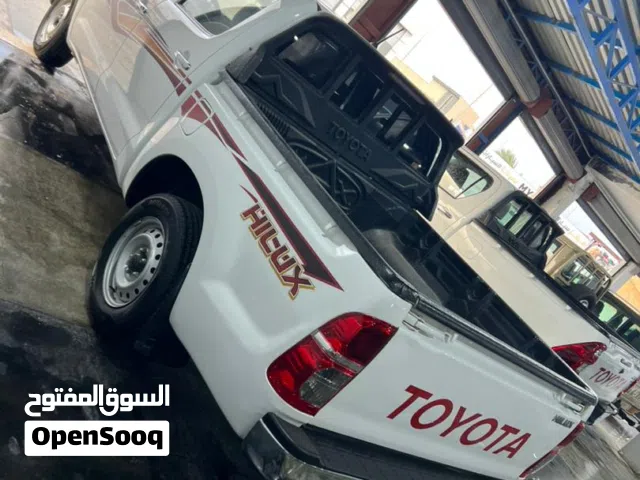 Toyota Hilux 2012  دبل محرك 20  محلية الدار   ماشيا 190ألف كيلو فقط