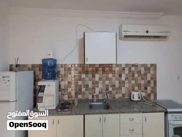 شقة مفروشة مميزة جدا بجانب البوابة الرئيسية للجامعة الاردنية Furnished apartment near Uni of Jordan