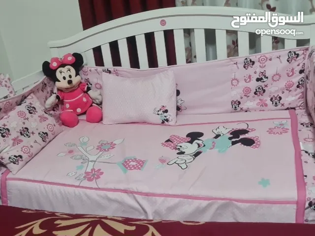 سرير طفل بحالة الجديد