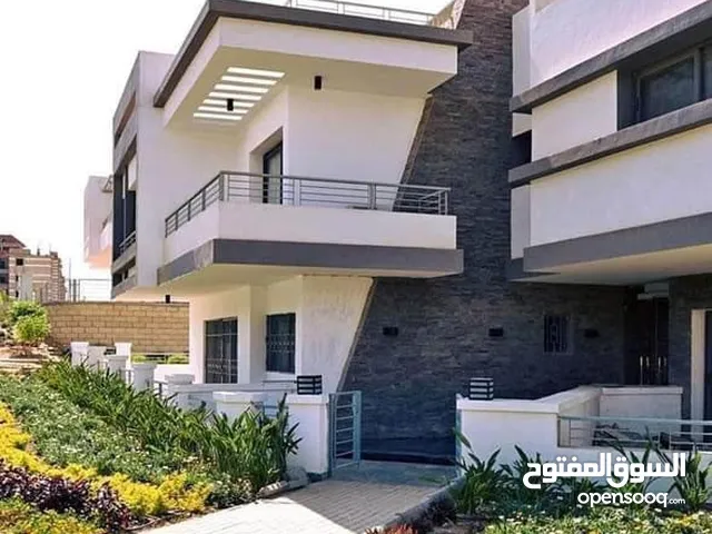 160 m2 4 Bedrooms Villa for Sale in Cairo Cairo International Airport