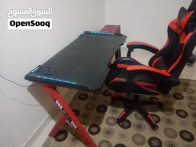 كرسي وطاولة جيمنج