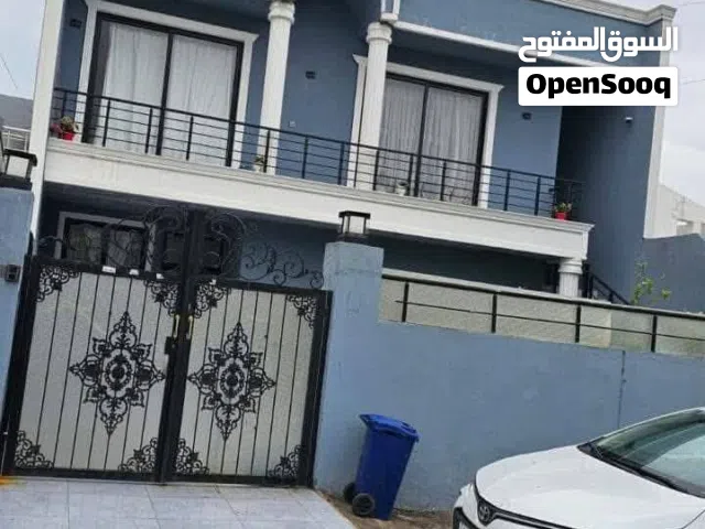بيت طابقين معزول للبيع في مجمع لاوان ستي